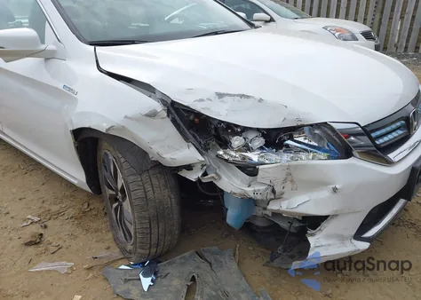 2014 Honda Accord Hybrid Touring z USA, uszkodzony, nr VIN 1HGCR6F70EA005485